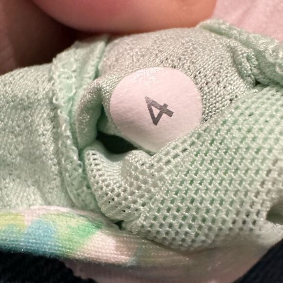 Lululemon Practice Freely Tank Top Green Floral Women’s 4 - Picture 5 of 6